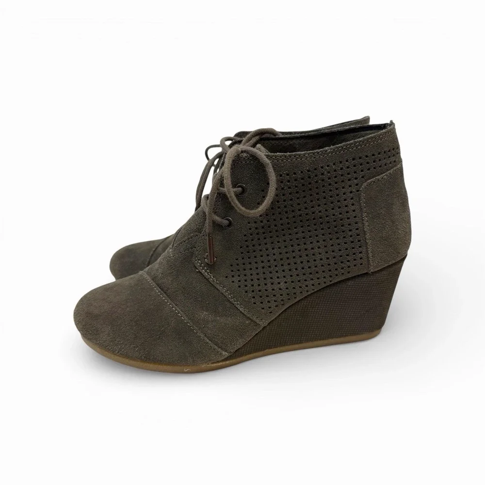 TOMS Desert Crepe Wedge Ankle Boots Tarmac Olive‎ Suede Size 8